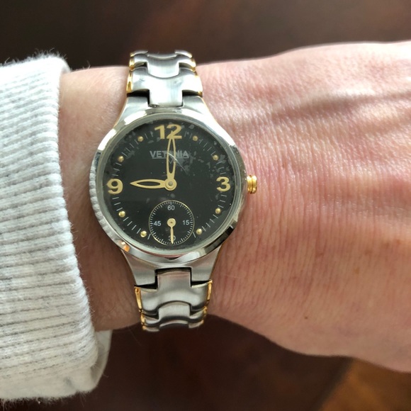 BNIB ladies Vetania watch - Picture 3 of 16